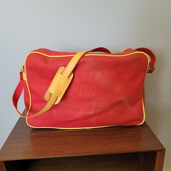 SOLD Vintage Strawberry Shortcake Satchel Bag 🎒 - Picture 10 of 13